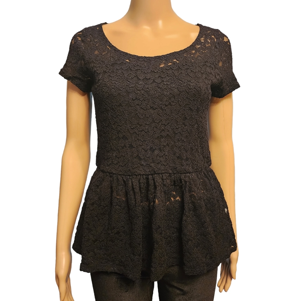 Black Lace Peplum Short Sleeve Top